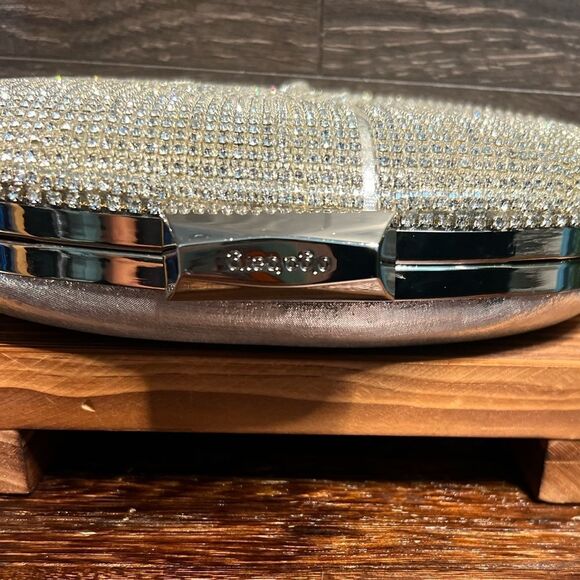 Olga Berg Bria Crystal Fringe Clutch in Silver. New with flaw. Gorgeous! - Picture 10 of 16